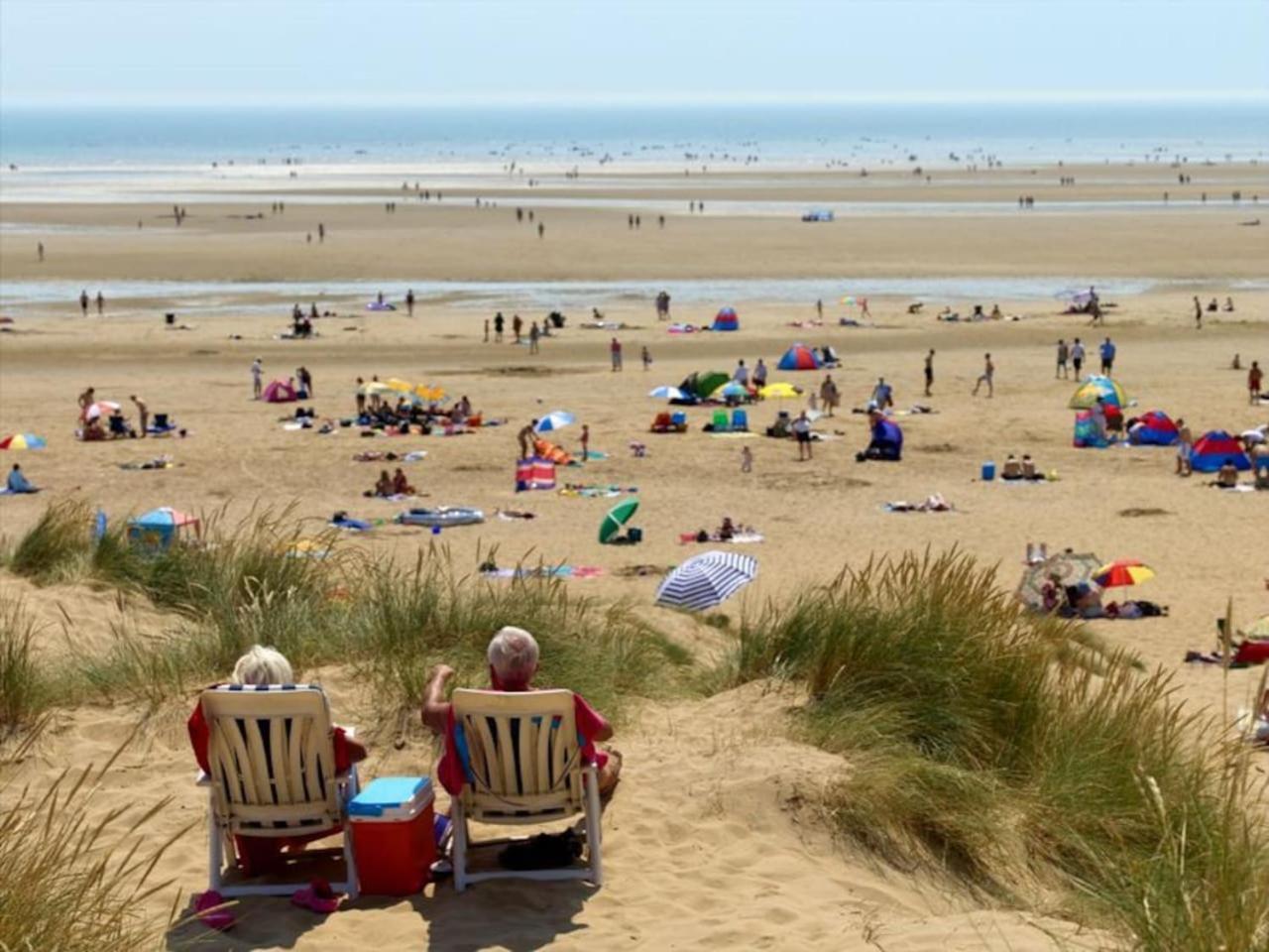 Mp124 - Camber Sands Holiday Park - Sleeps 6 - Full Decking - Beautiful Marsh Views Hotel Bagian luar foto